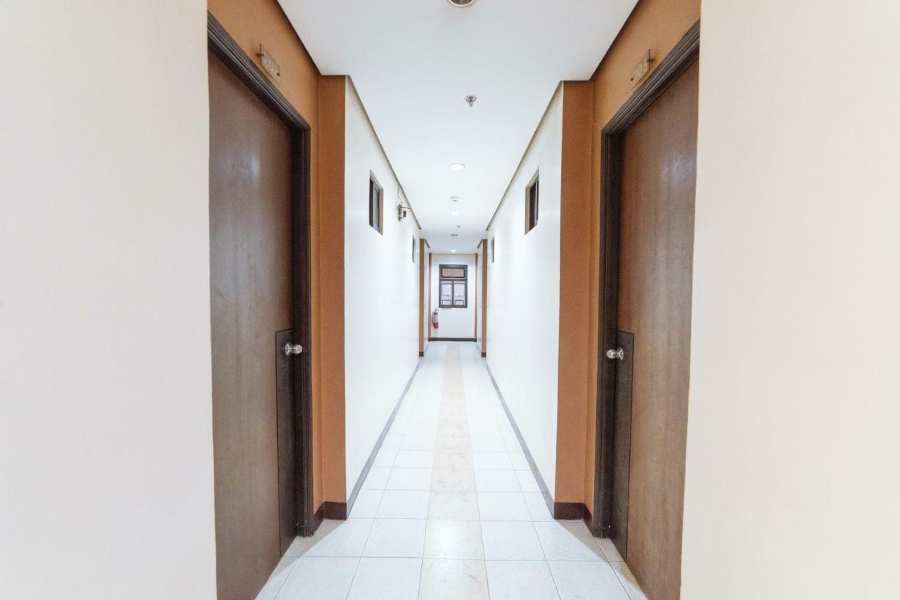 מלון Reddoorz Near Olongapo Bus Terminal מראה חיצוני תמונה